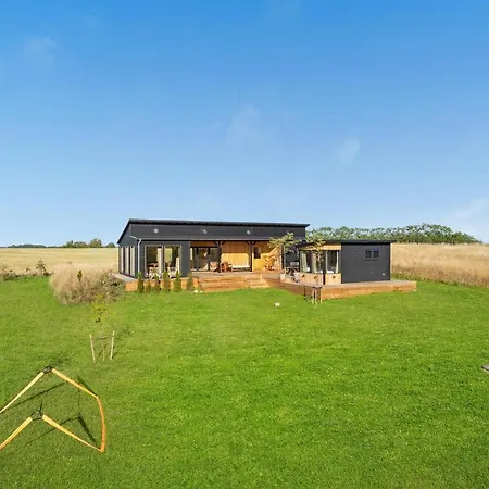 Awesome In With 4 Bedrooms