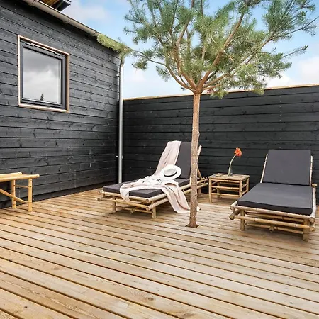 Awesome In With 4 Bedrooms *