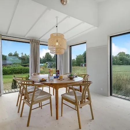 펜션 Awesome In With 4 Bedrooms Askeby