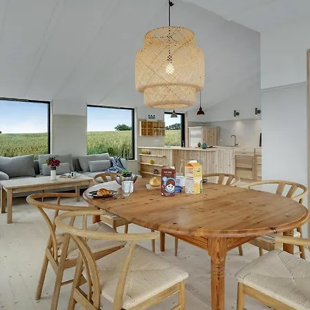 Awesome In With 4 Bedrooms * Askeby
