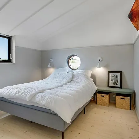 Awesome In With 4 Bedrooms